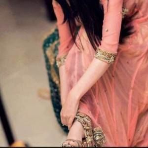 Meet your Posher, Hira